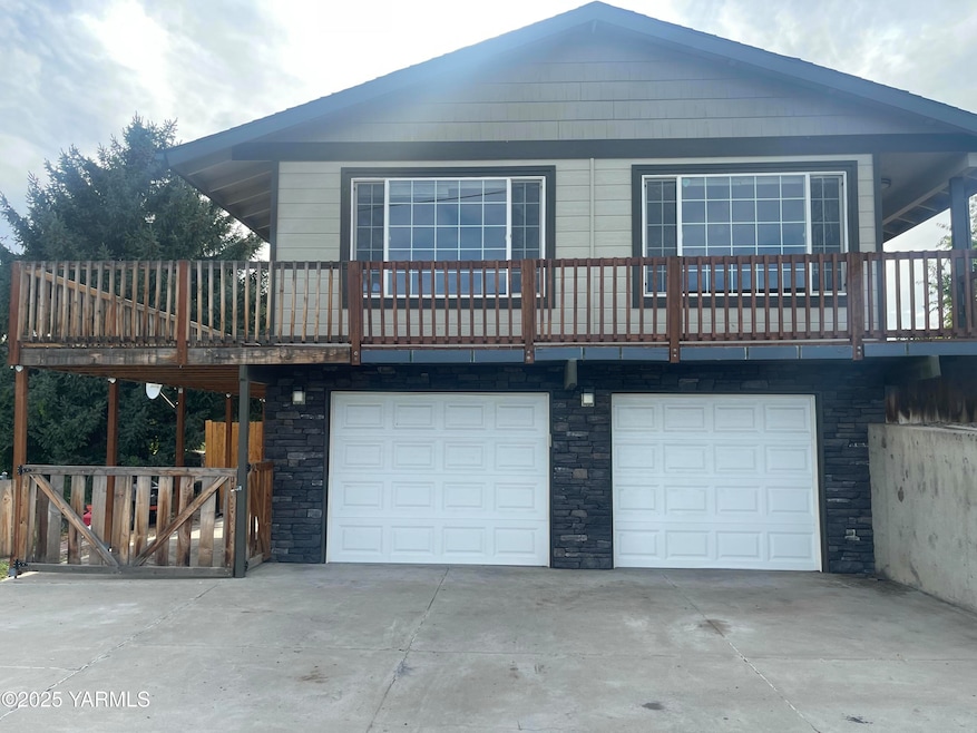 1602 Stein Rd, Yakima, WA 98908 - photo 1