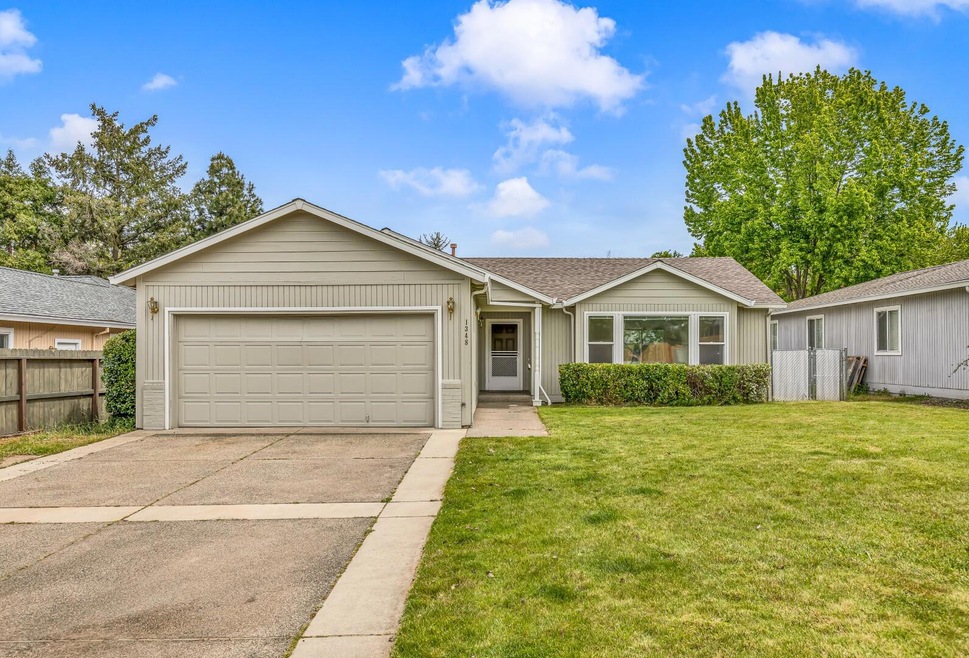 1348 N Modoc Ave, Medford, OR 97504 - photo 1