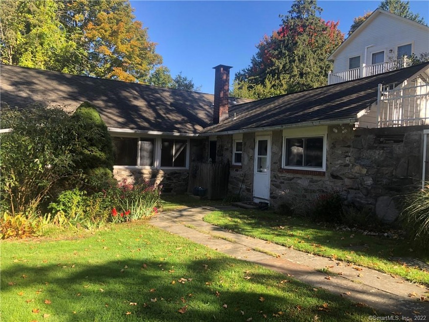 48 Pine Tree Hill Rd unit A, Newtown, CT 06470 - photo 1