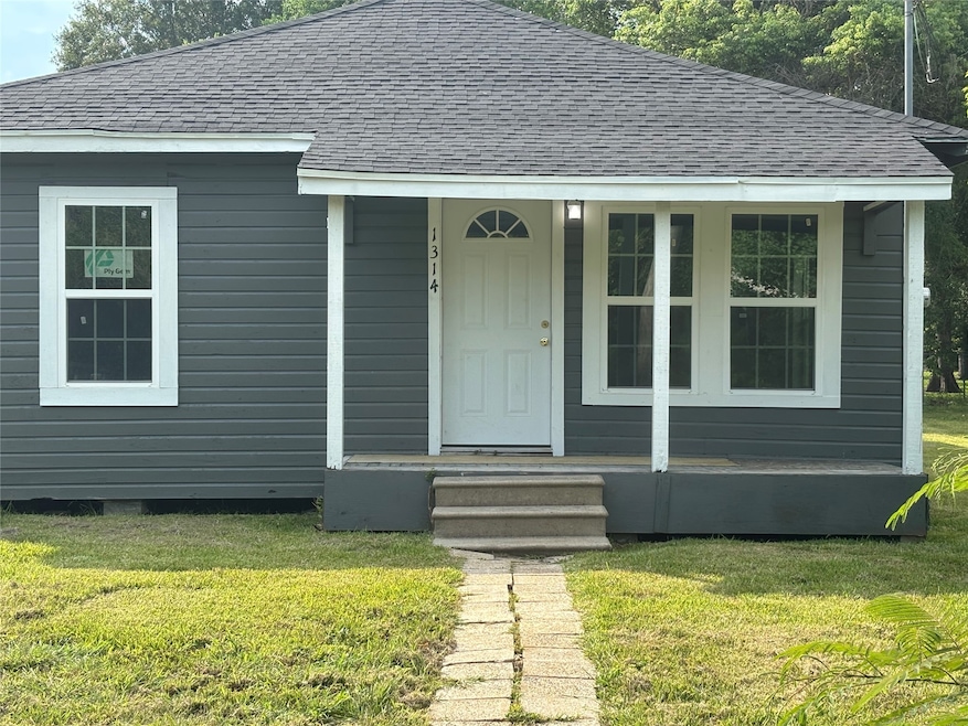 For Rent $1,300/month