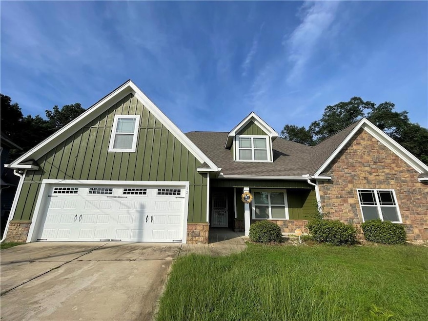 View of front of house with a front yard