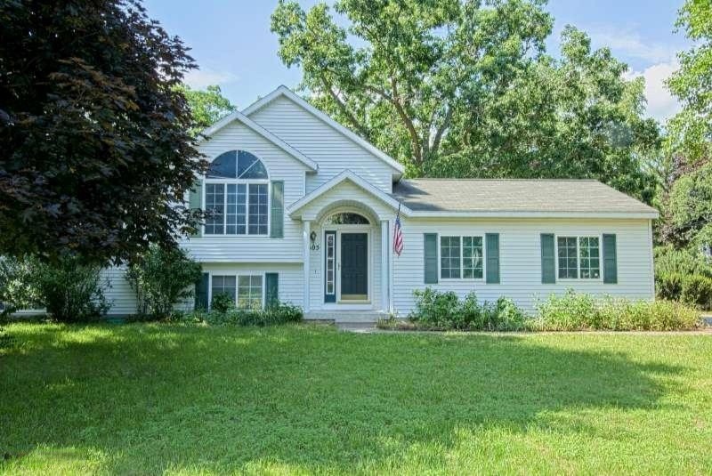 605 Hunt St, Lowell, MI 49331 - photo 1