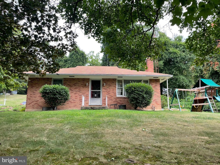 14149 Edgemont Rd, Smithsburg, MD 21783 - photo 1