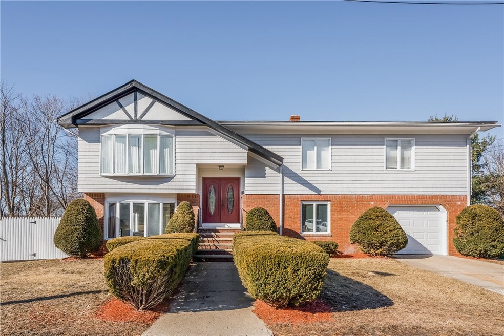 5 Laurie Ann Ct, Johnston, RI 02919 - photo 1