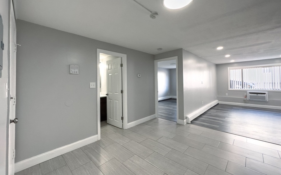 70 Union St unit 4, Methuen, MA 01844 - photo 1