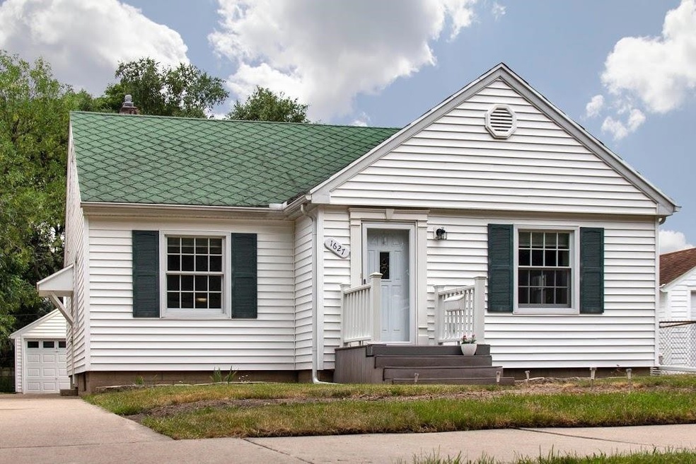 1627 Shubel Ave, Lansing, MI 48910 - photo 1