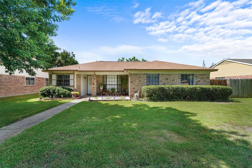 1208 Sheppard Ln, Wylie, TX 75098 - photo 1