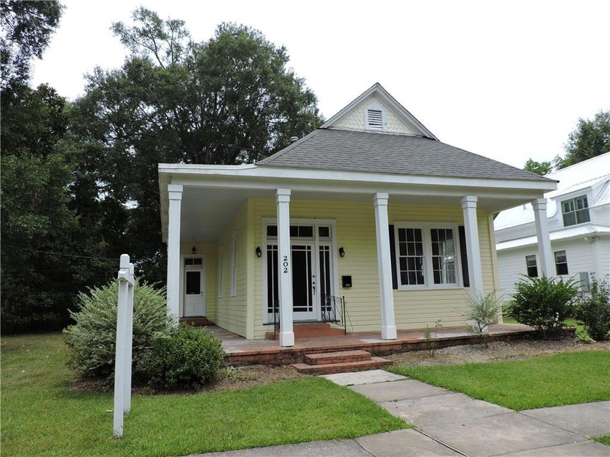 202 N Jefferson Ave, Covington, LA 70433 - photo 1