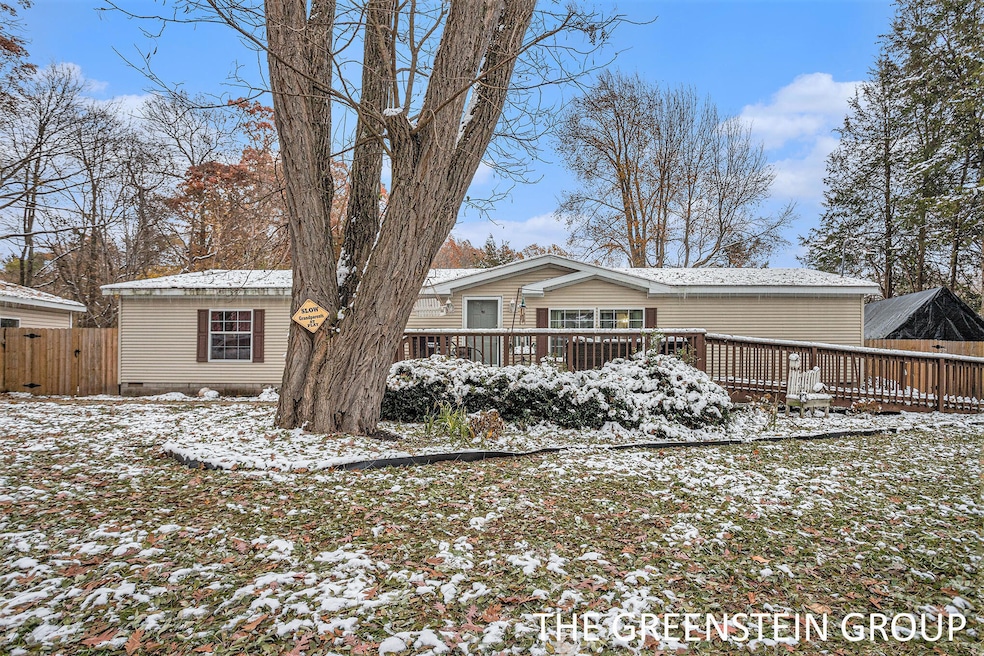 1585 Richards Dr, Allegan, MI 49010 - photo 1