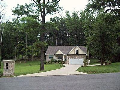 323 Hilltop Dr, Shelbyville, TN 37160 - photo 1