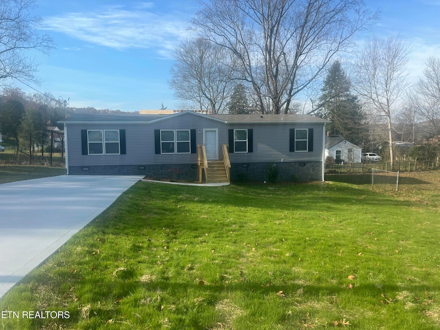 118 Loy Ln, Powell, TN 37849 - photo 1