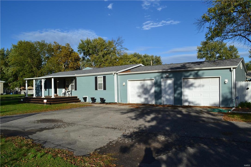 2910 Black Ln, Collinsville, IL 62234 - photo 1