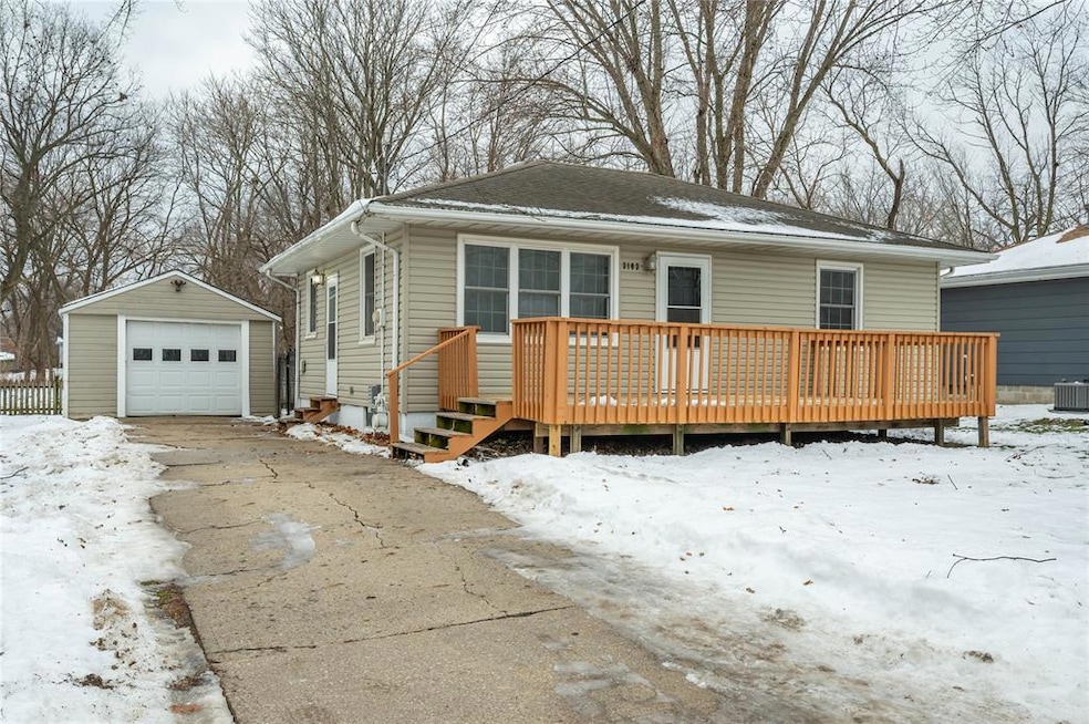 3103 E Shawnee Ave, Des Moines, IA 50317 - photo 1