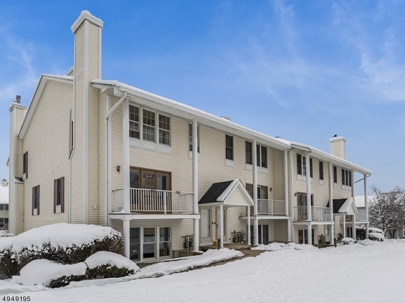 15 Amherst Ct unit J8, Hamburg, NJ 07419 - photo 1