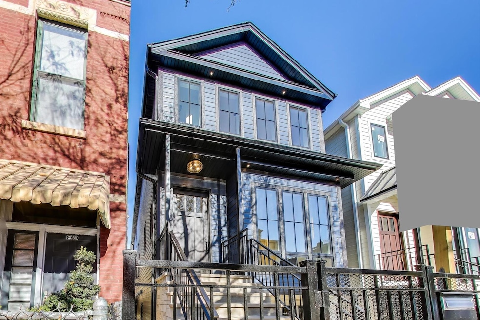 2213 W Huron St, Chicago, IL 60612 - photo 1