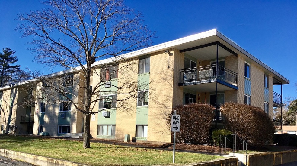 18 Nelson Dr unit 3H, Randolph, MA 02368 - photo 1