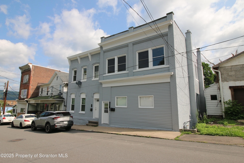 28 E Columbus Ave, Pittston, PA 18640 - photo 1
