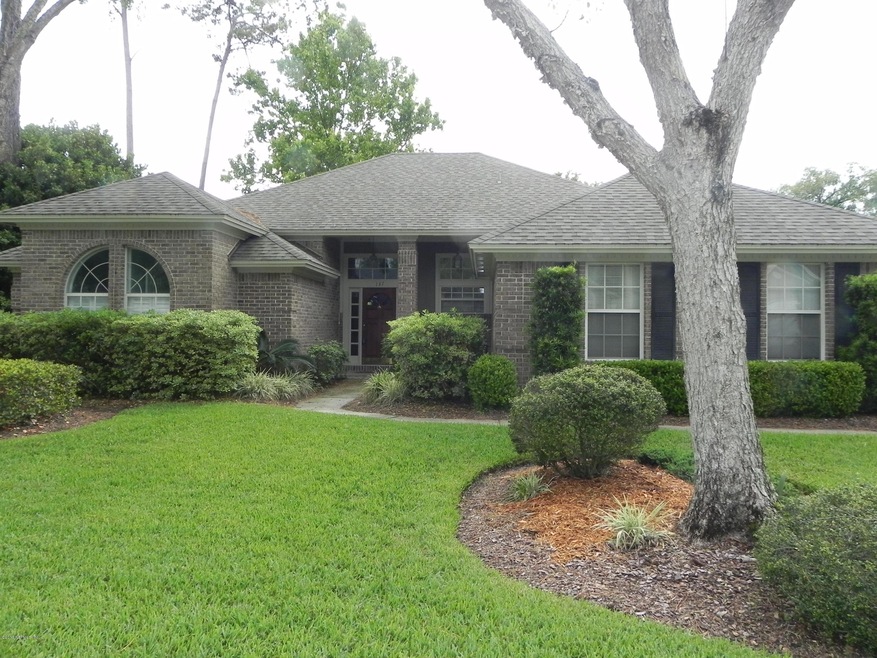 137 Azalea Point Drive North