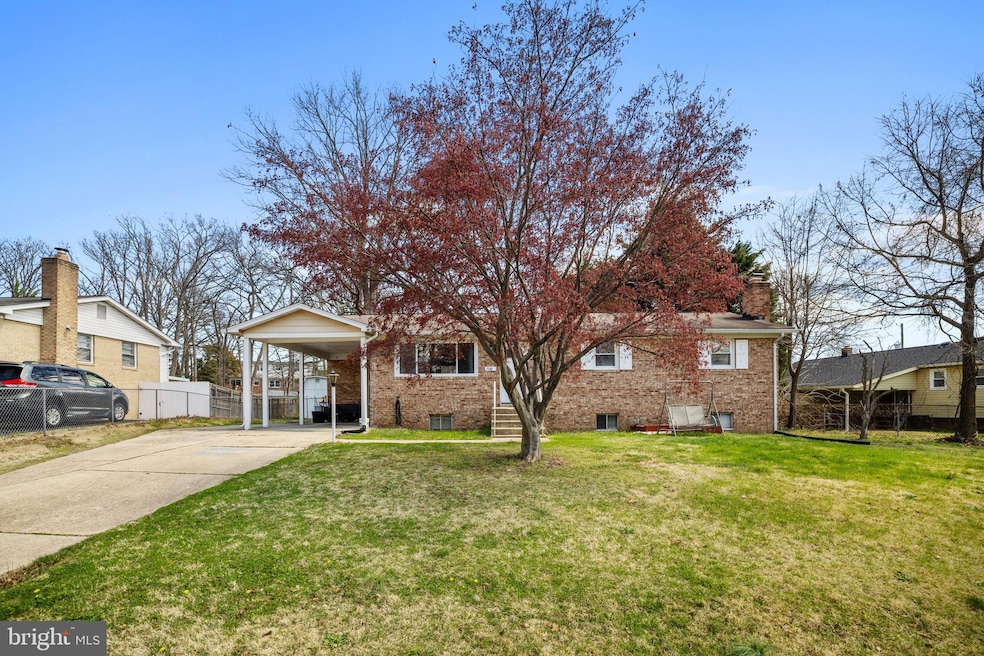 7910 Pinewood Dr, Clinton, MD 20735 - photo 1