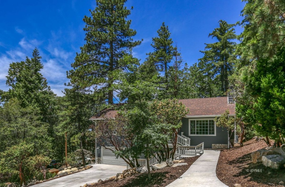 Welcome to 52404 Laurel Trail!