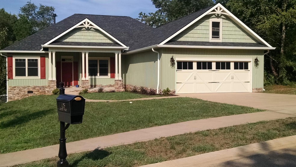 404 Cheeyo Place, Loudon, TN 37774 - photo 1