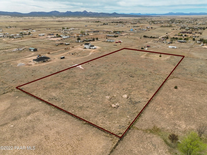 027 E N Constitution Dr, Paulden, AZ 86334 - photo 1