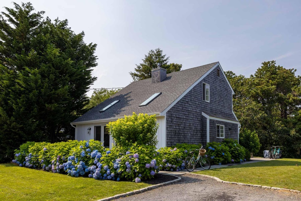 7 Massasoit Road exteriors-web-1