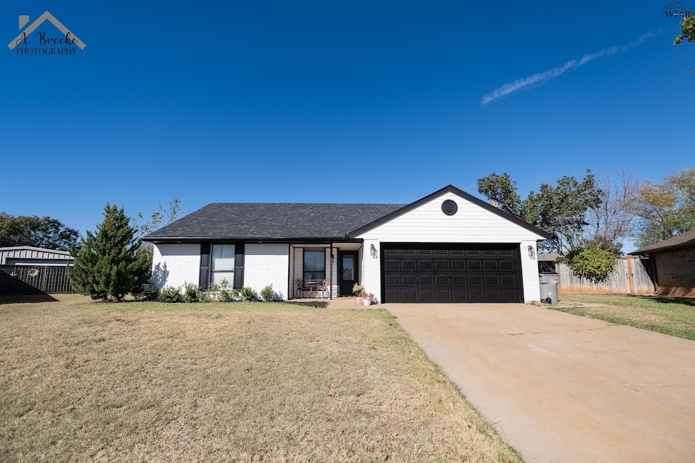 9 Bayberry Ct, Wichita Falls, TX 76310 - photo 1