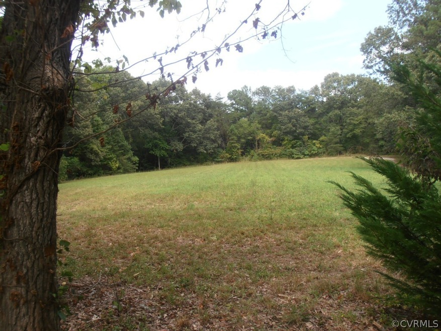 000 Howerton, Essex, VA 22454 - photo 1