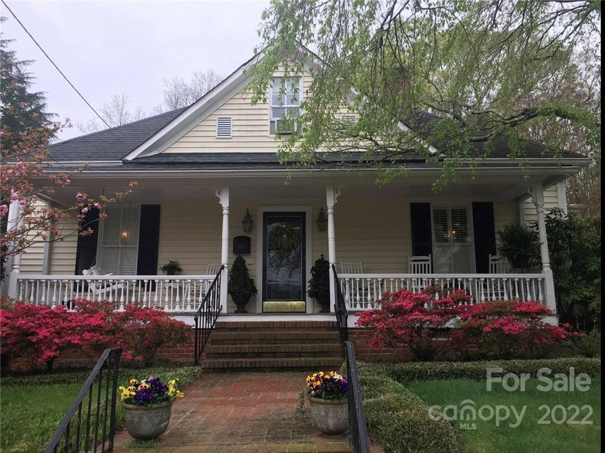 501 Carroll St, Statesville, NC 28677 - photo 1