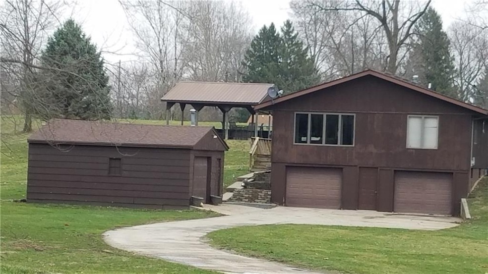 1506 1/2 W 4th St N, Newton, IA 50208 - photo 1