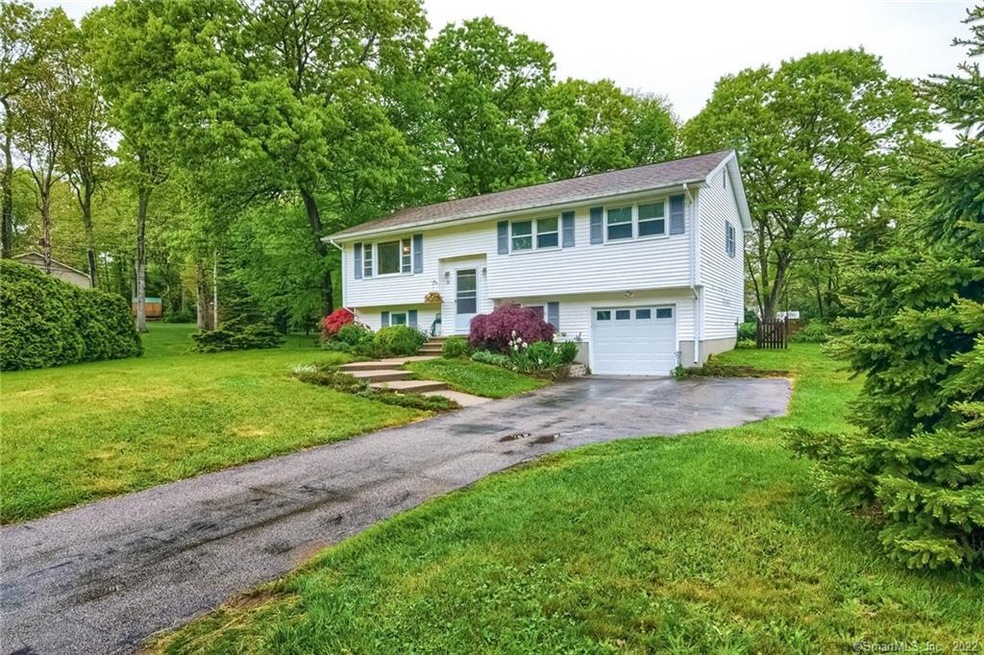 20 Devon Dr, Pawcatuck, CT 06379 - photo 1