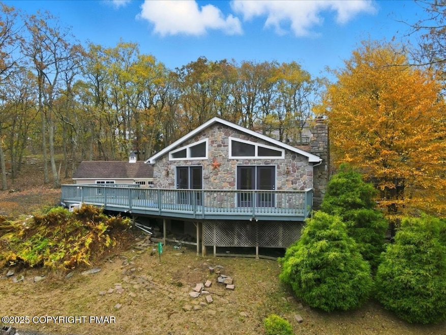 2318 Sunbird Ct, Henryville, PA 18332 - photo 1