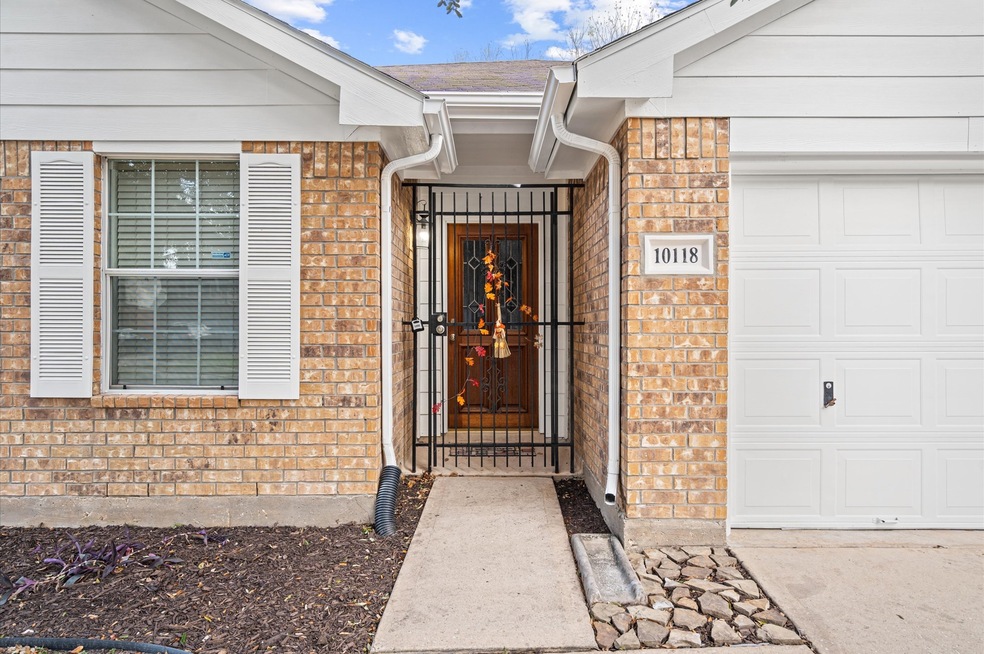 10118 Fallmont Cir, Houston, TX 77086 - photo 1