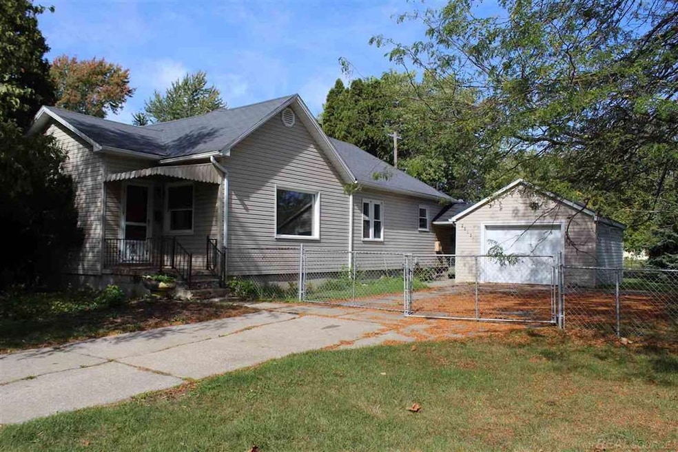 2513 Spruce St, Port Huron, MI 48060 - photo 1