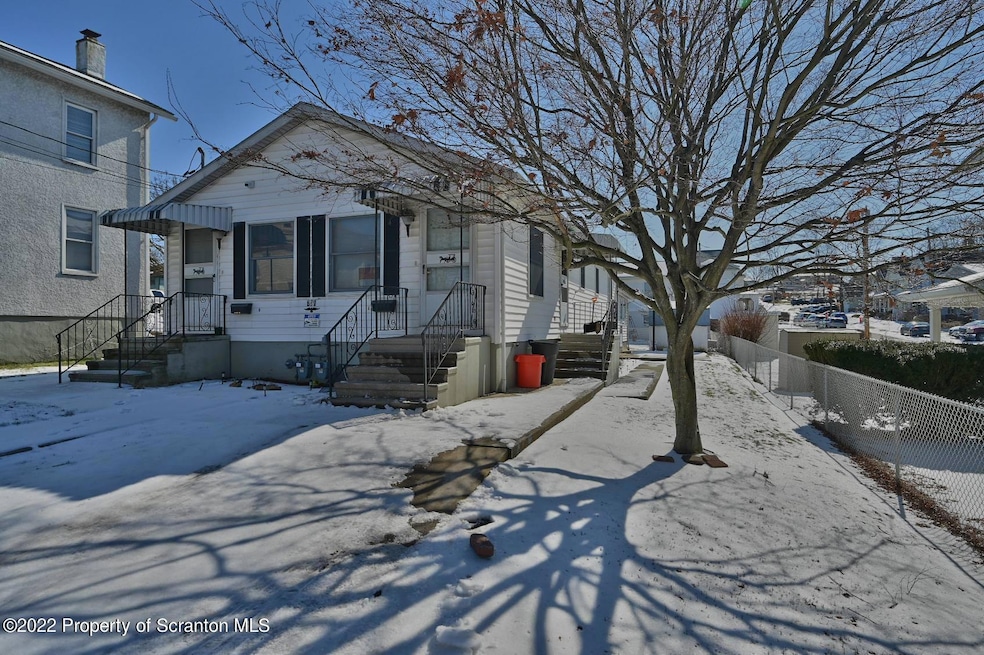 728 E Drinker St, Dunmore, PA 18512 - photo 1