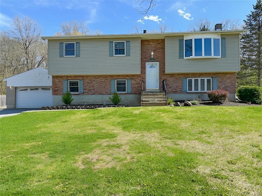 164 Barnes Rd, Washingtonville, NY 10992 - photo 1