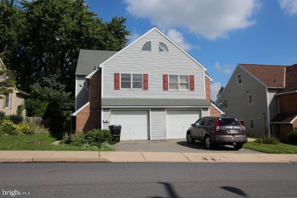 377 E Jackson St, New Holland, PA 17557 - photo 1