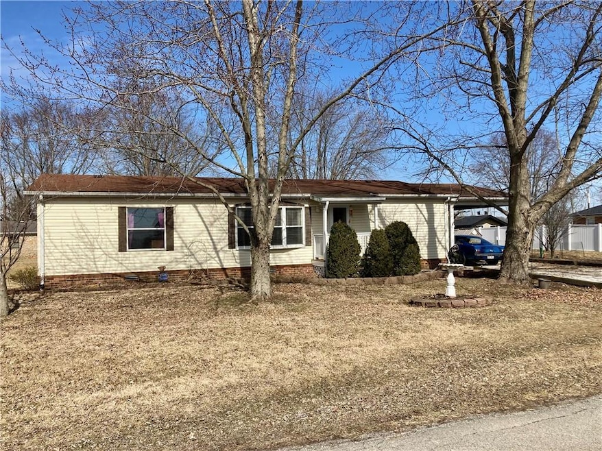 1060 W Center St, Fountaintown, IN 46130 - photo 1