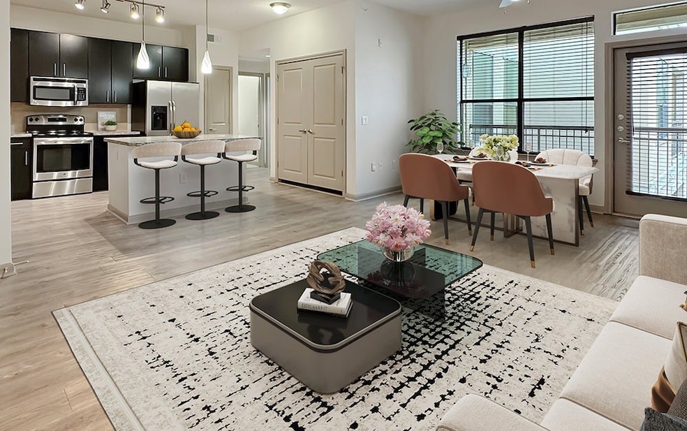 2700 Brazos St unit 4424, Houston, TX 77006 - photo 1