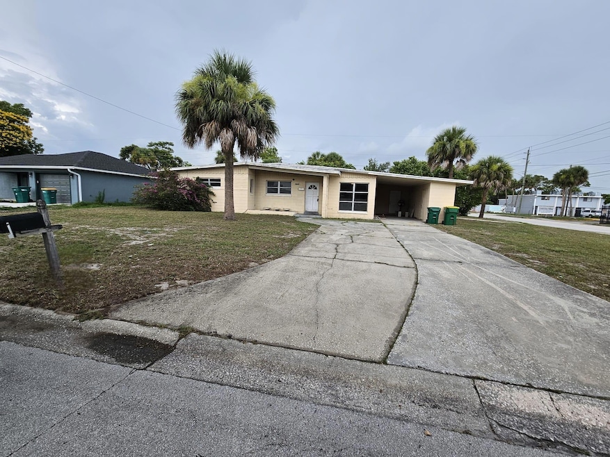 1040 Hickory Ln