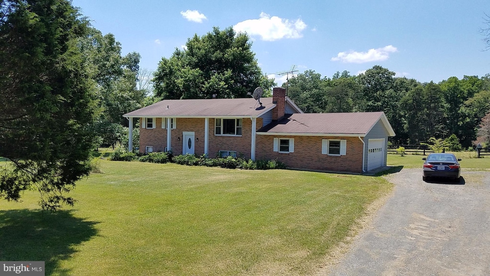 5716 Honilea Dr, Broad Run, VA 20137 - photo 1