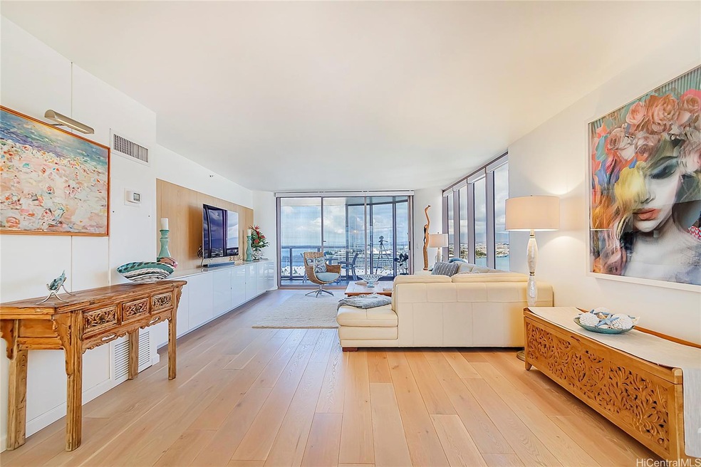 Panaromic views from your lanai and living room