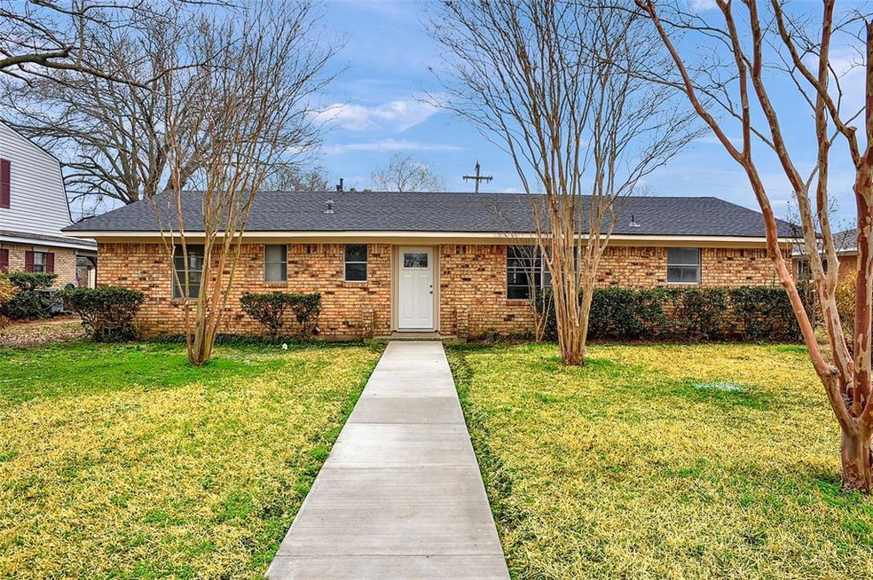 103 Texoma Dr, Whitesboro, TX 76273 - photo 1