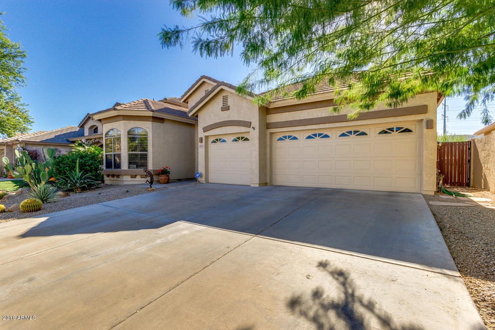 2711 E FREMONT