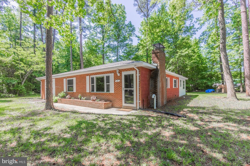 141 Fort King Dr, Colonial Beach, VA 22443 - photo 1