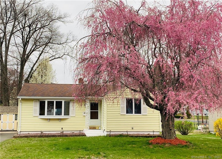 Welcome home to 1 Robbin Road, Enfield, CT!