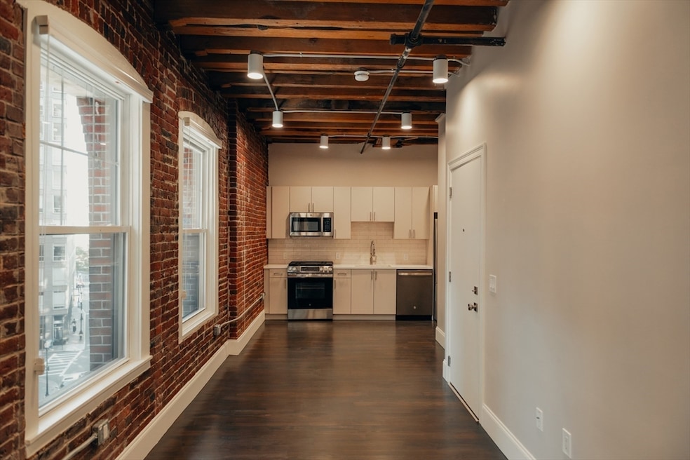 281 Franklin St unit 402, Boston, MA 02110 - photo 1