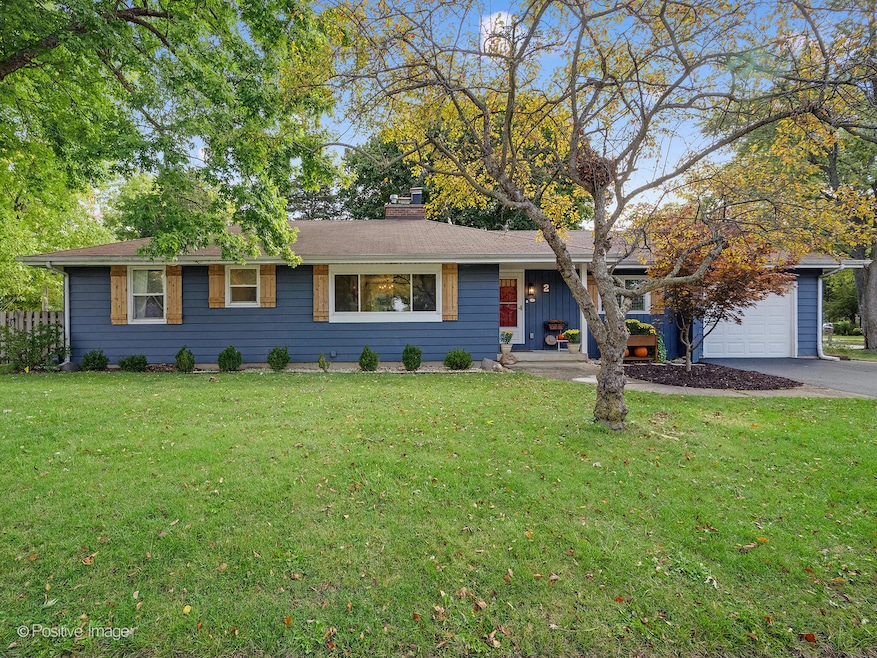 2 Sunset Ln, Algonquin, IL 60102 - photo 1