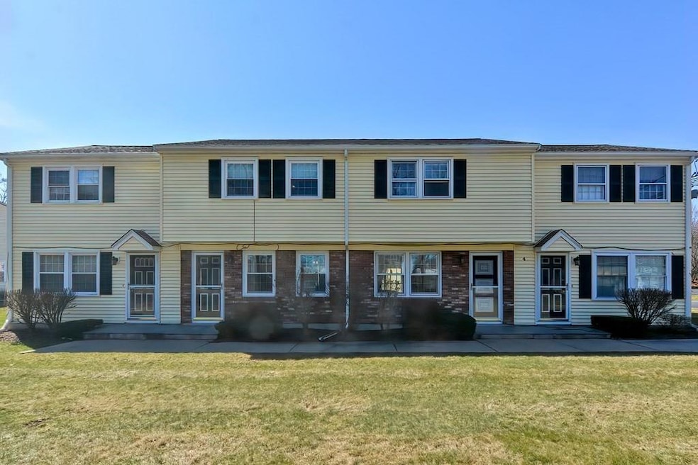 4 George St unit B, Plainville, MA 02762 - photo 1